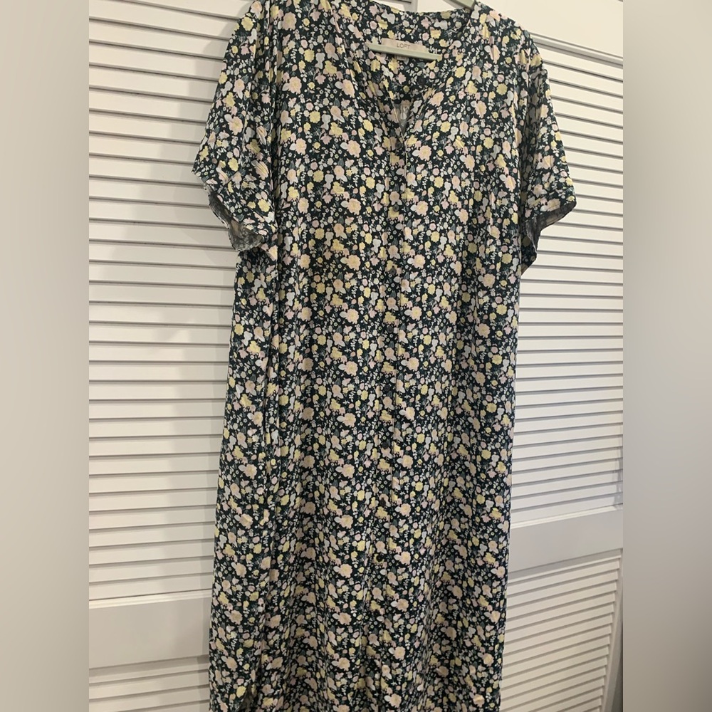 Loft Floral maxi dress boho romantic side pockets size 24 teaparty casual classy
